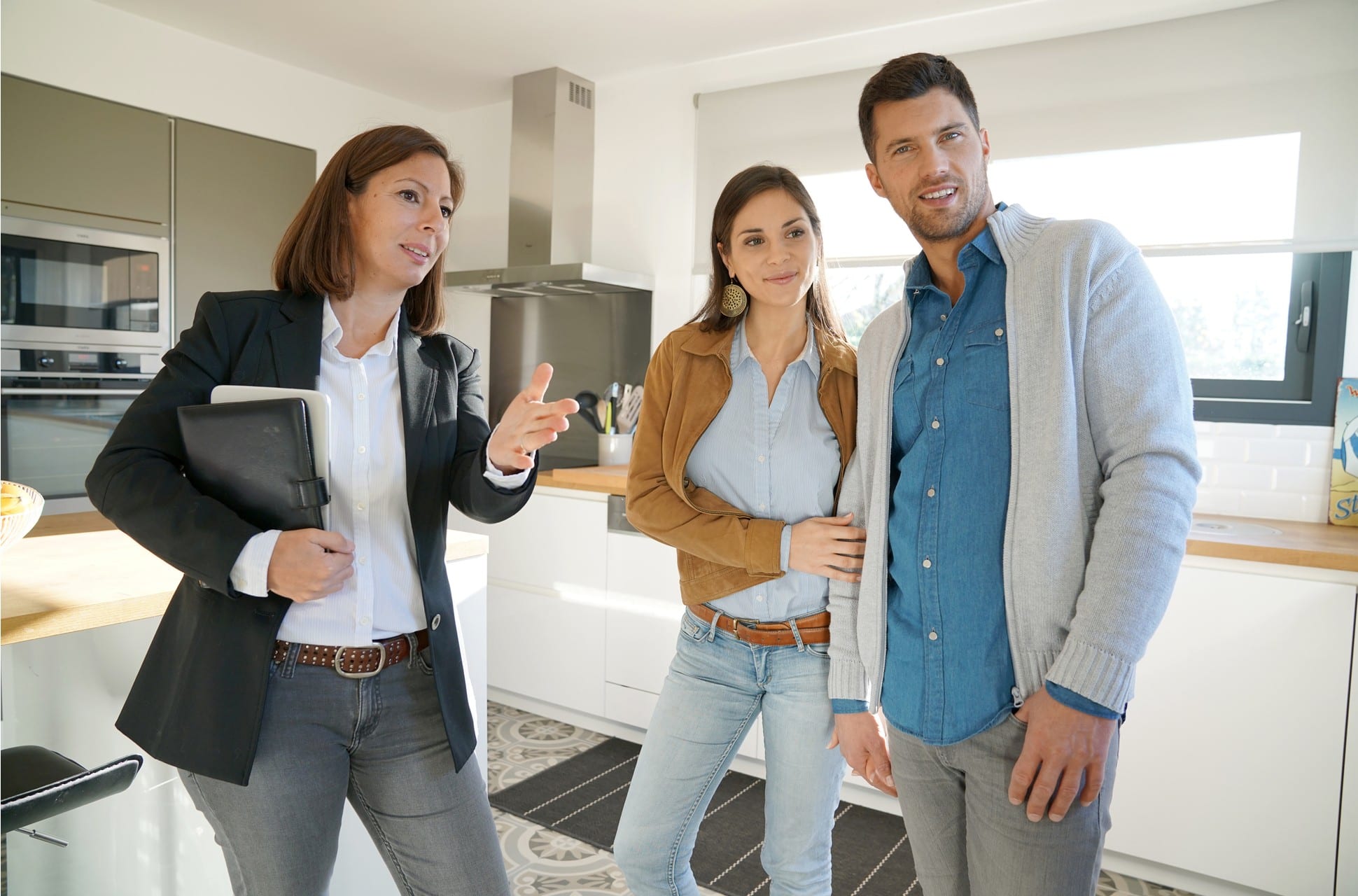 Should Home Sellers Be Home During A Showing To Prospective Buyers?